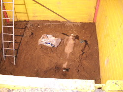 Einfach Baugrube mit Einfachechgleitschienen