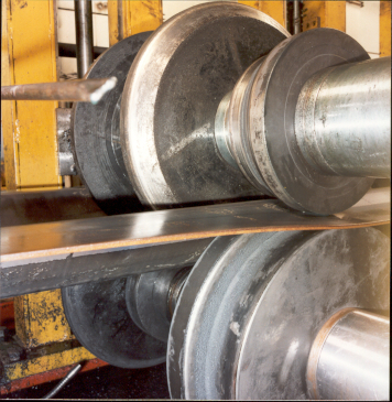 Produktion unserer Kanaldiele KD 6 in 8mm